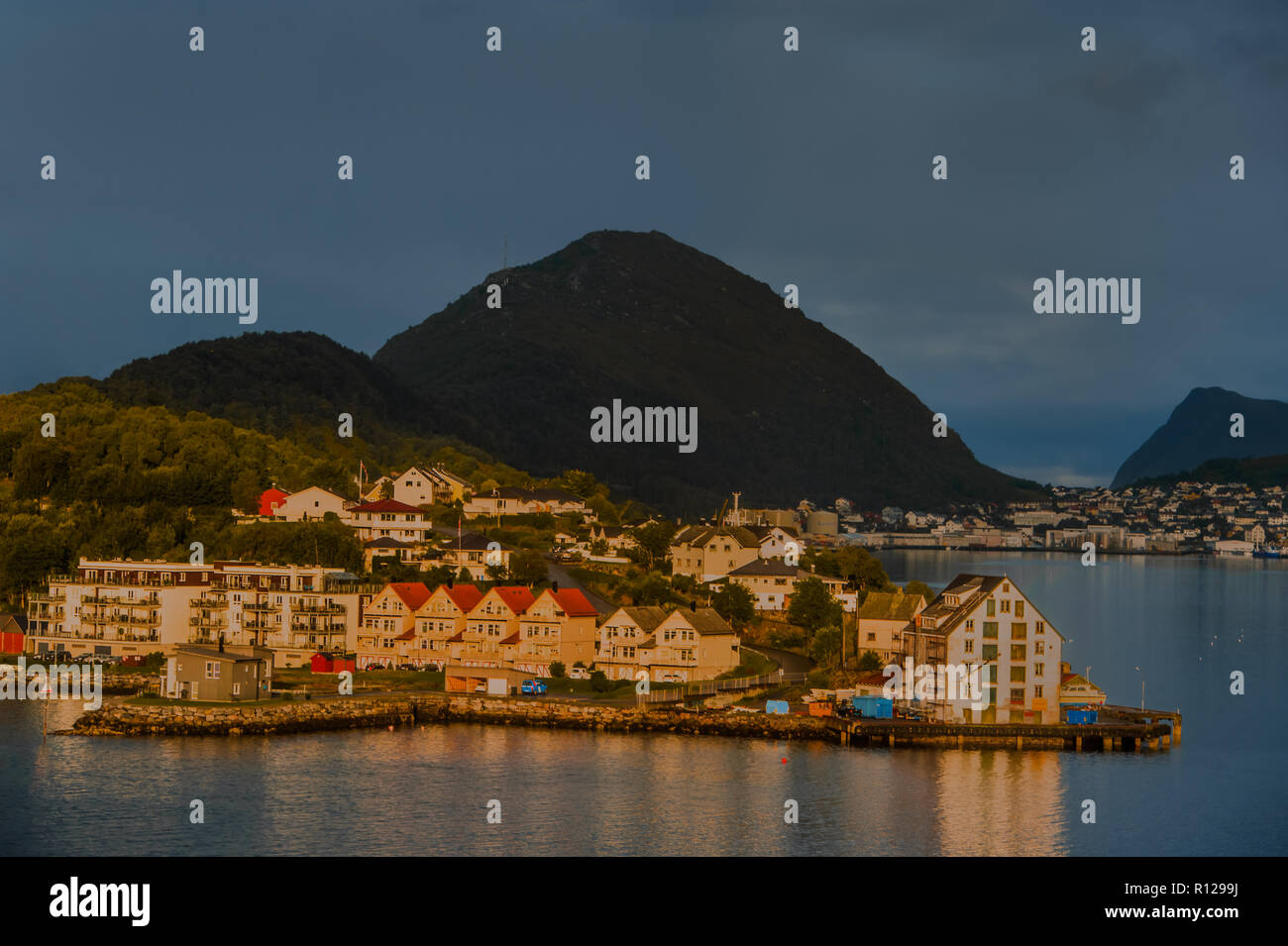 Alesund en Norvège Matin Soleil Banque D'Images