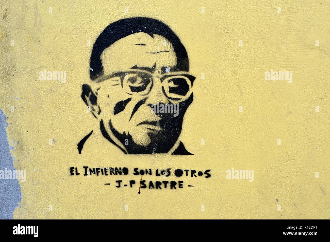 L Enfer Sont Les Autres Citation De Jean Paul Sartre Graffiti Sur Main Street A Huaraz Departement D Ancash Au Perou Photo Stock Alamy