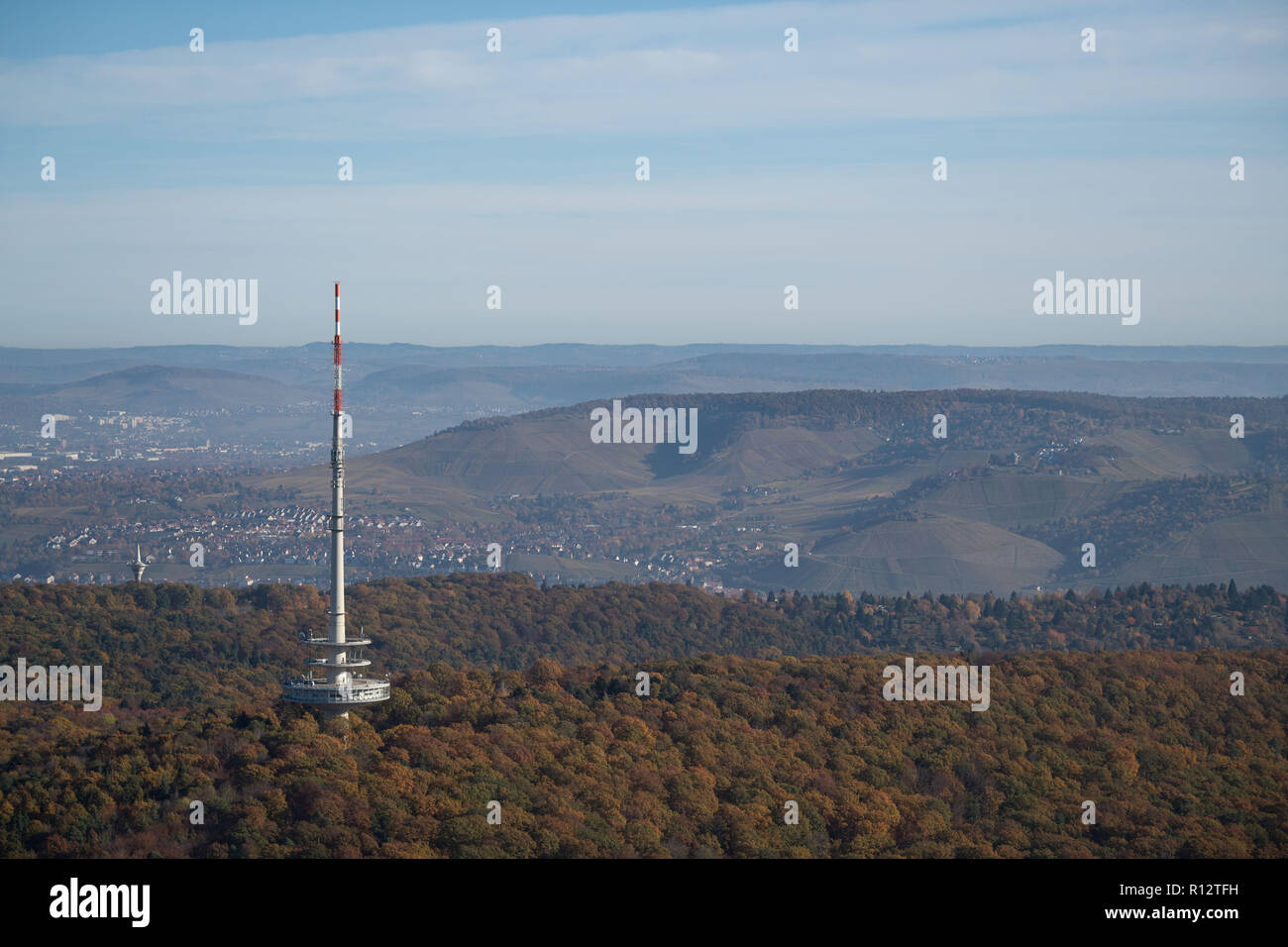 Stuttgart, Allemagne. 07Th Nov, 2018. Vue depuis la tour de télévision de la tour de la Radio de Stuttgart et des environs. Credit : Marijan Murat/dpa/Alamy Live News Banque D'Images