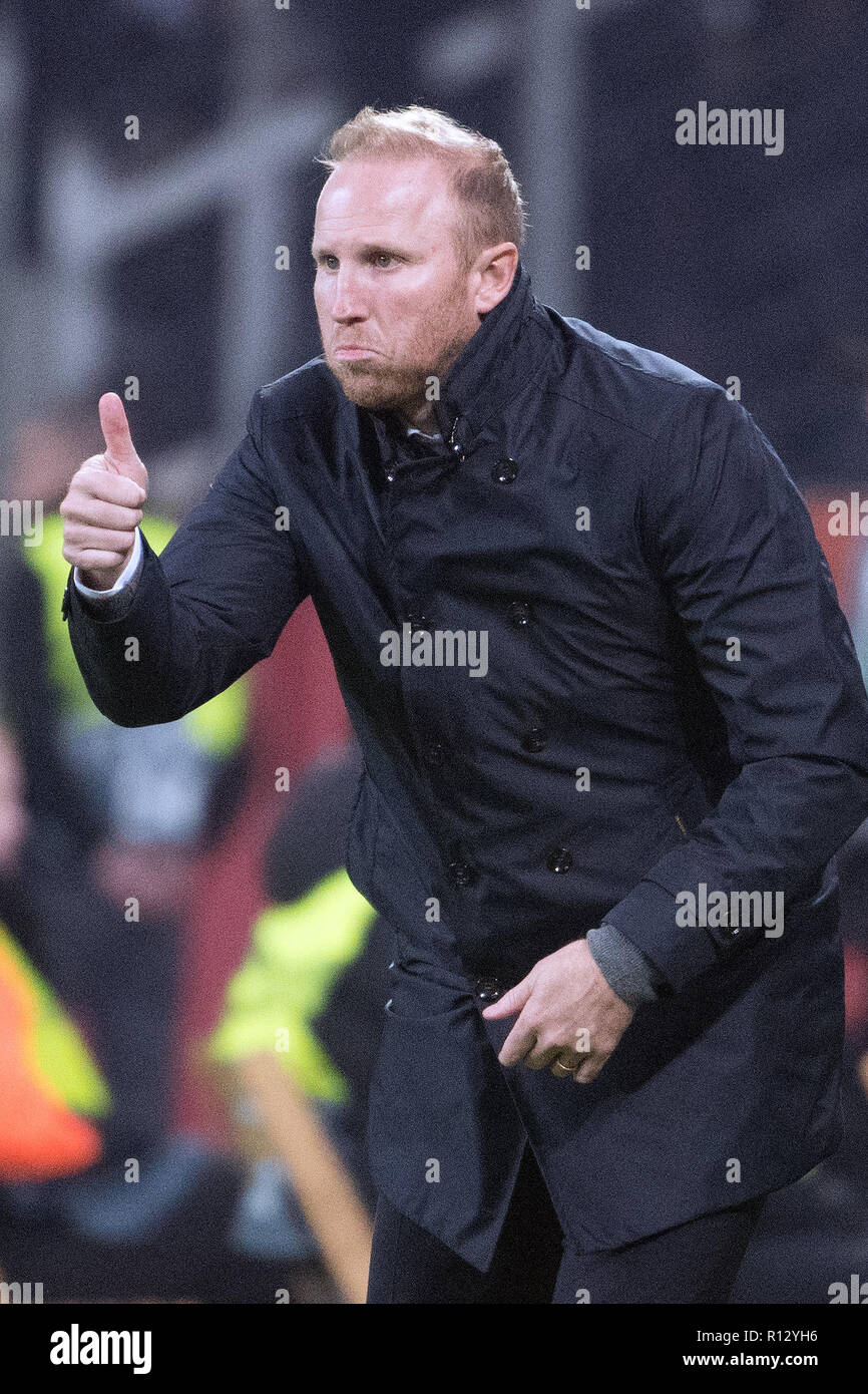 Leverkusen, Allemagne. 05Th Nov, 2018. Ligue Europa : Soccer, Bayer Leverkusen - FC Zurich, phase Groupe, Groupe A, Journée 4. Ludovic Magnin entraîneur du FC Zurich donne des instructions. Credit : Federico Gambarini/dpa/Alamy Live News Banque D'Images