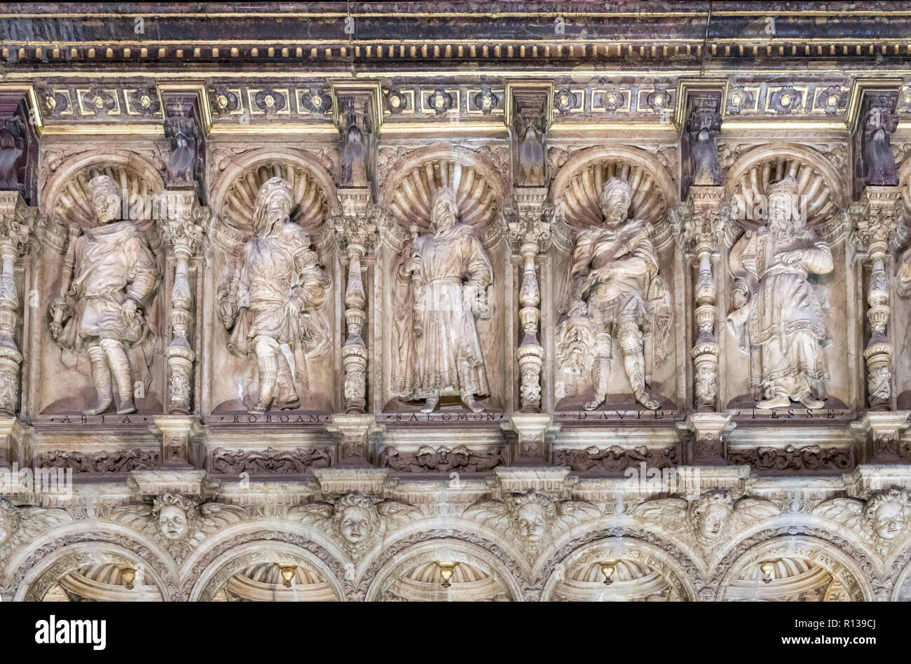 Sculptures dans le choeur (CORO) de la cathédrale de Tolède ( primat de la cathédrale Sainte Marie de Tolède), Tolède, Castille la Manche, Espagne Banque D'Images
