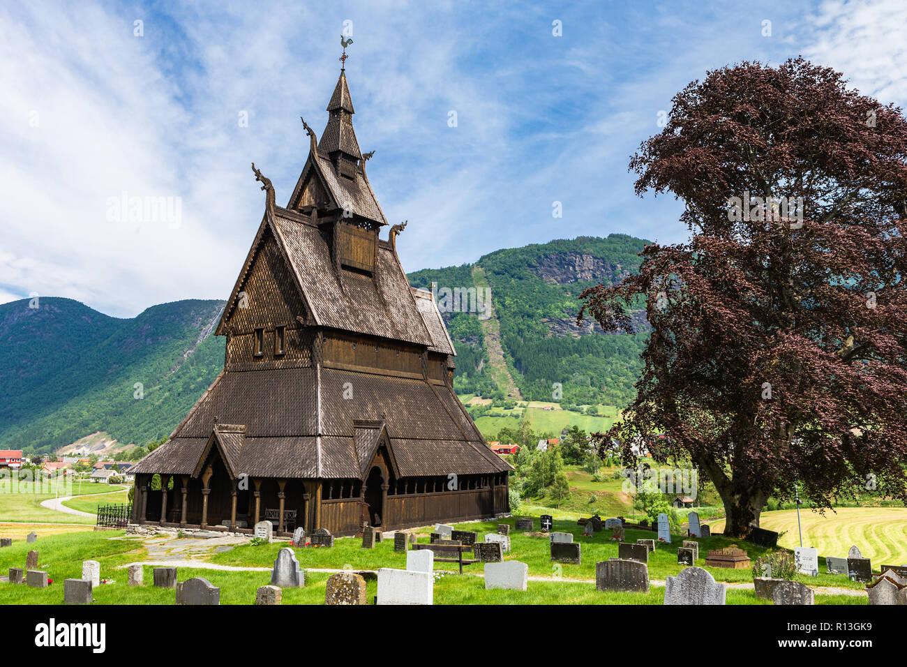 Hopperstad Stave Church. Une église, juste à l'extérieur du village de Vikori à Vik, Municipalité du comté de Sogn og Fjordane, en Norvège. Banque D'Images