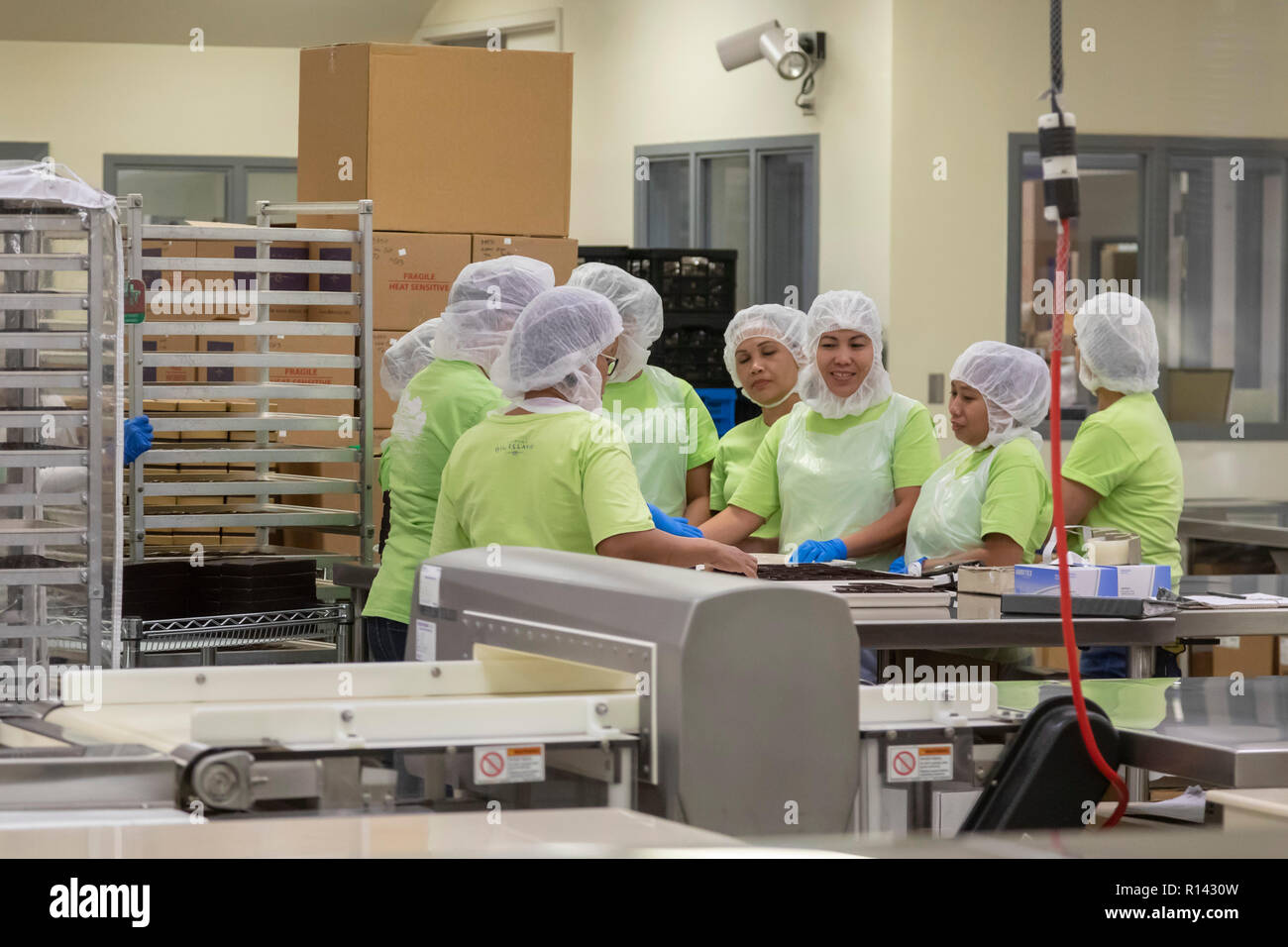 Hilo, Hawaii - Les travailleuses à Big Island Les friandises. Banque D'Images