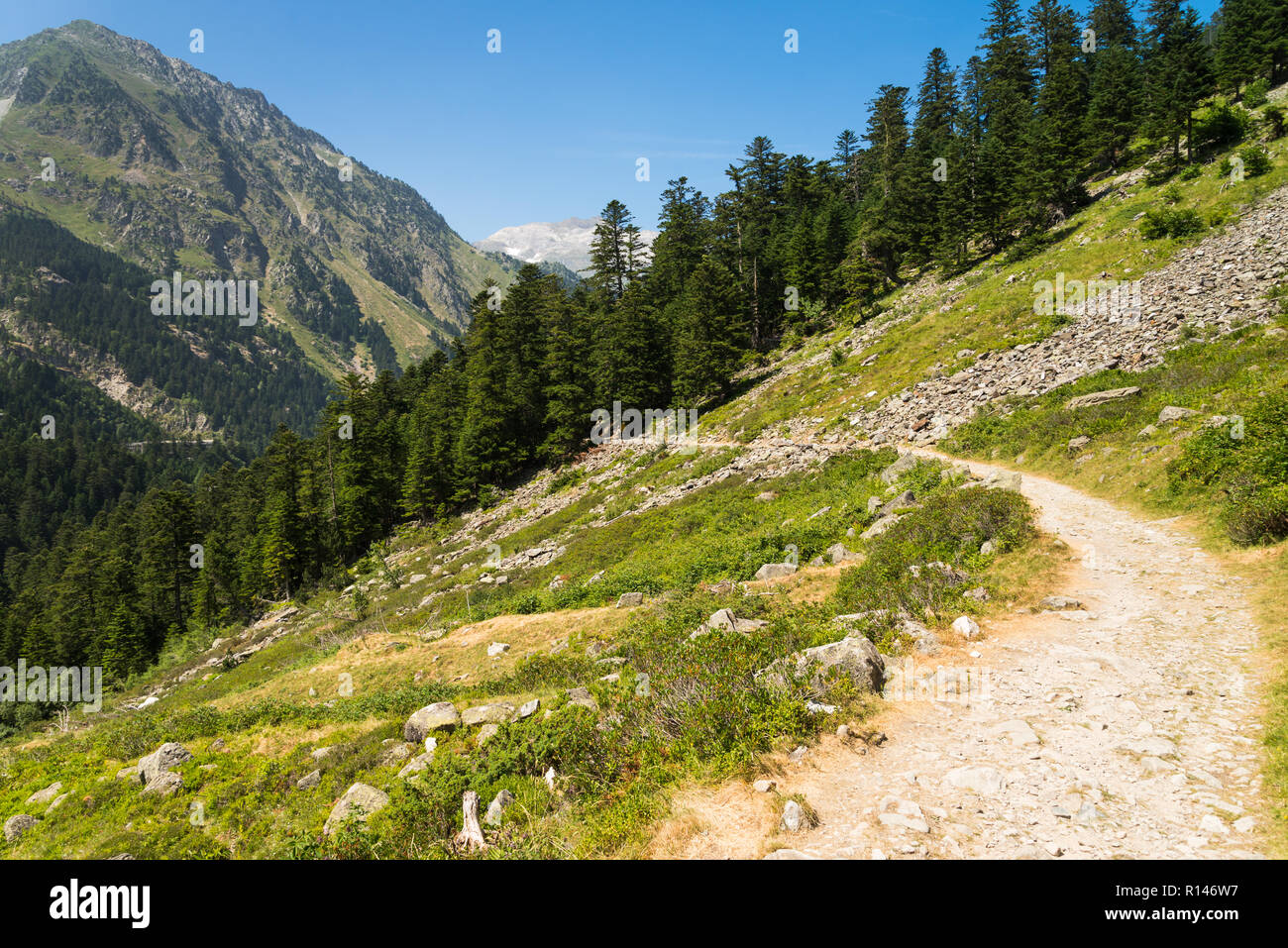 Les belles montagnes et vallées des Pyrénées françaises dans le département des Hautes-Pyrénées. Banque D'Images