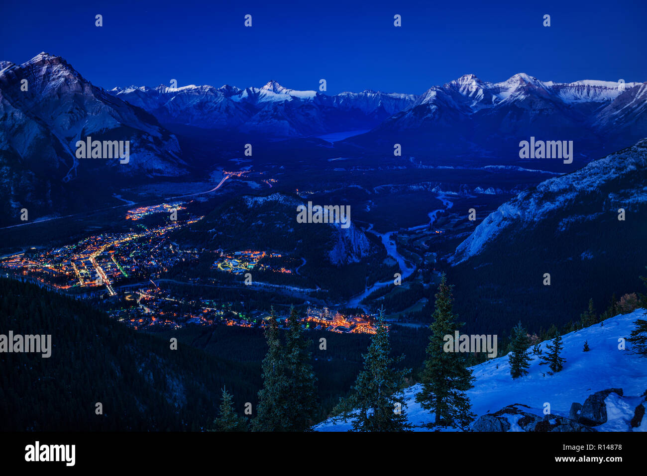 Ville de Banff la nuit Banque D'Images