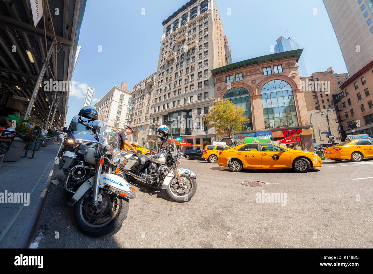Nypd new york city motorcycle Banque de photographies et d’images à ...