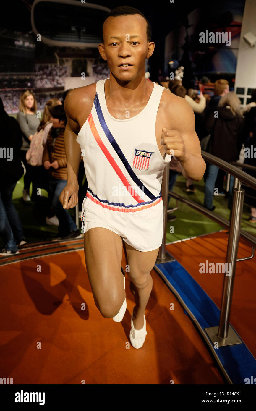 La figure de cire de l'athlète afro-américain Jesse Owens à l'attraction touristique de renommée mondiale du musée de cire de Madame Tussauds à Londres, Royaume-Uni. Banque D'Images