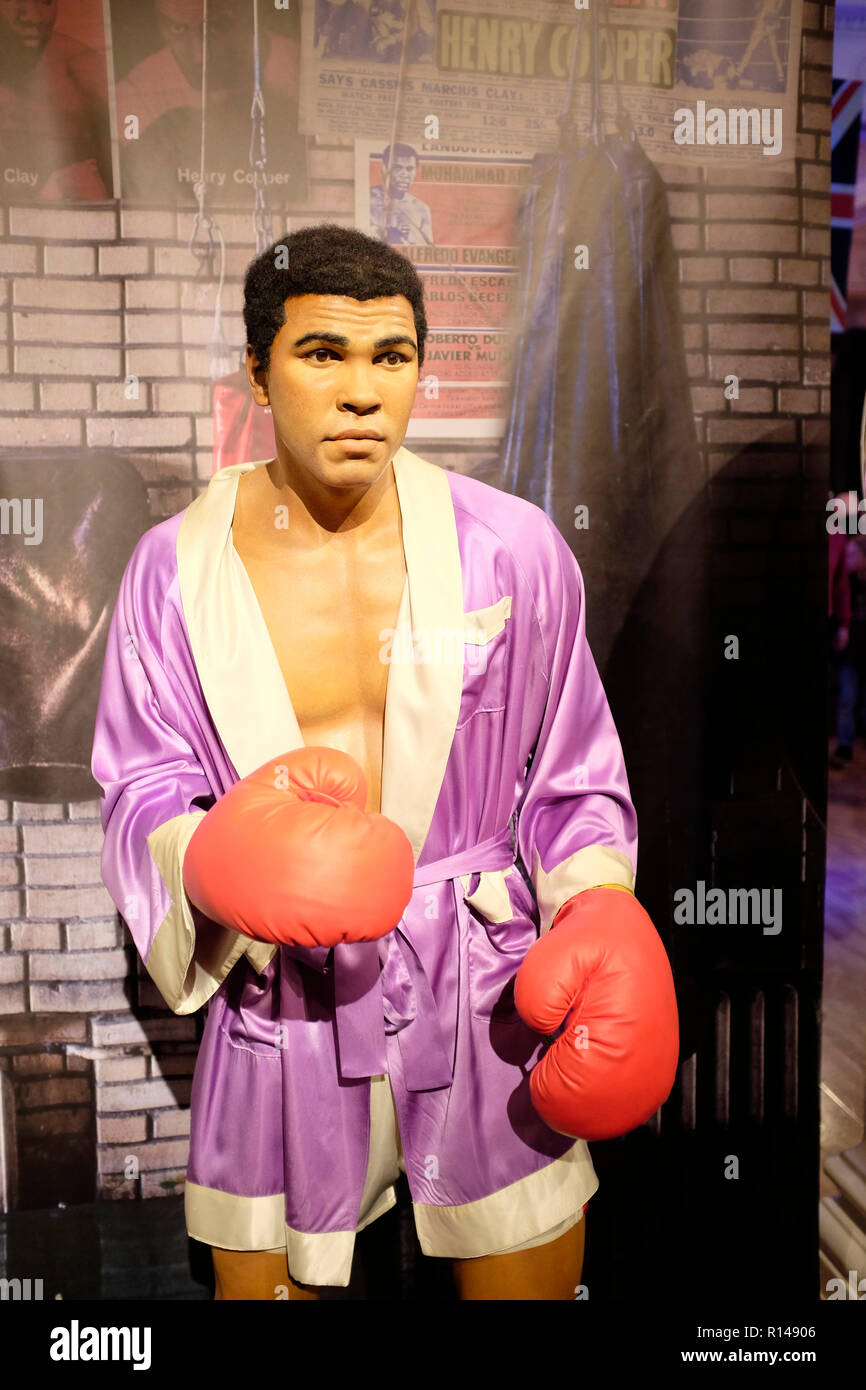 La figure de cire du boxeur Cassius Clay alias Mohammed Ali à l'attraction touristique de renommée mondiale du musée de cire de Madame Tussauds à Londres, Royaume-Uni. Banque D'Images