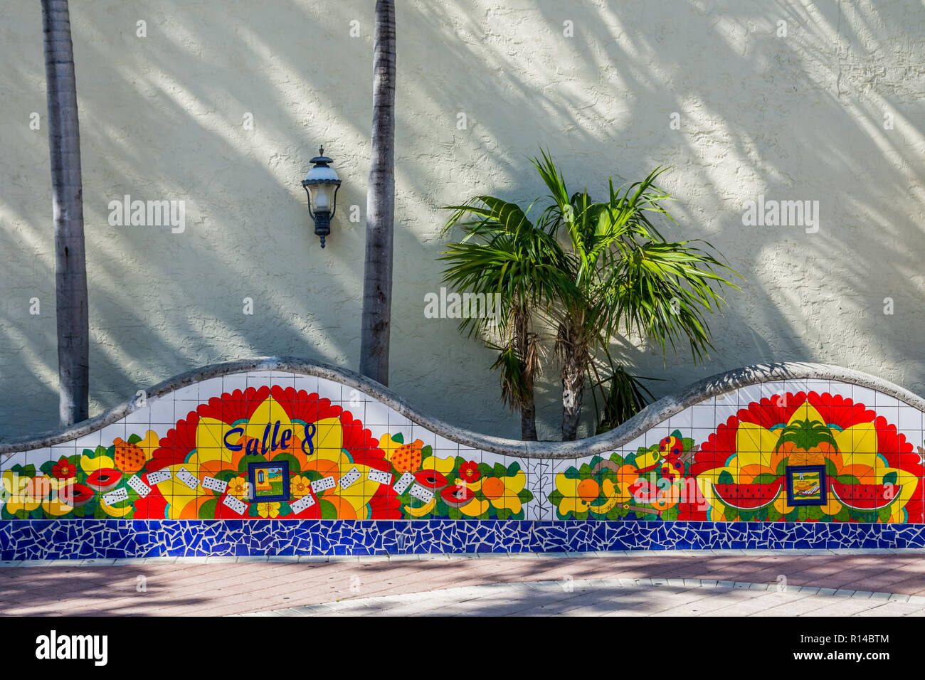 Miami Calle Ocho mosaic à la petite havane domino park Banque D'Images