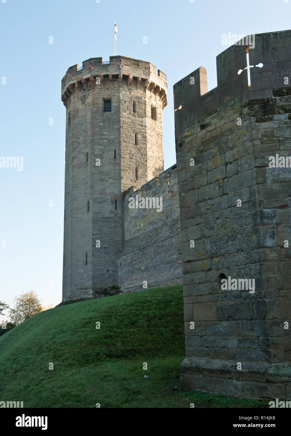 Gars tour et mur défensif du château de Warwick, Angleterre. Banque D'Images