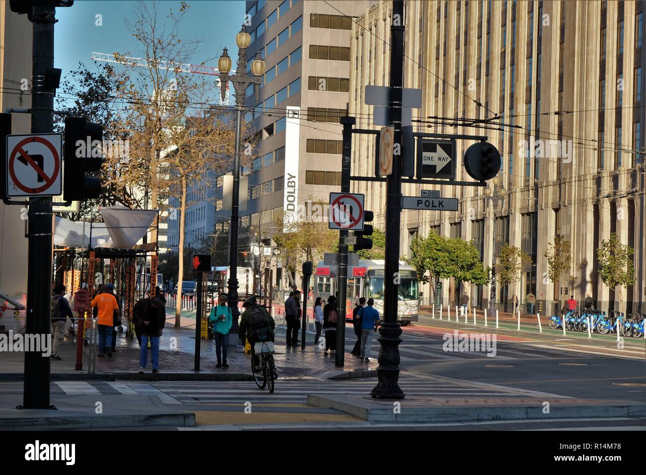 Les Laboratoires Dolby siège sur Market Street à San Francisco, Californie, USA. Banque D'Images
