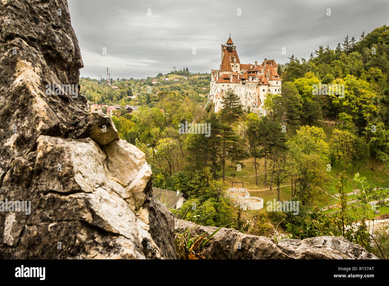 Bran, Roumanie - le 27 septembre 2018 : célèbre cité médiévale château de Bran dans les Carpates, la Transylvanie, Roumanie. Banque D'Images