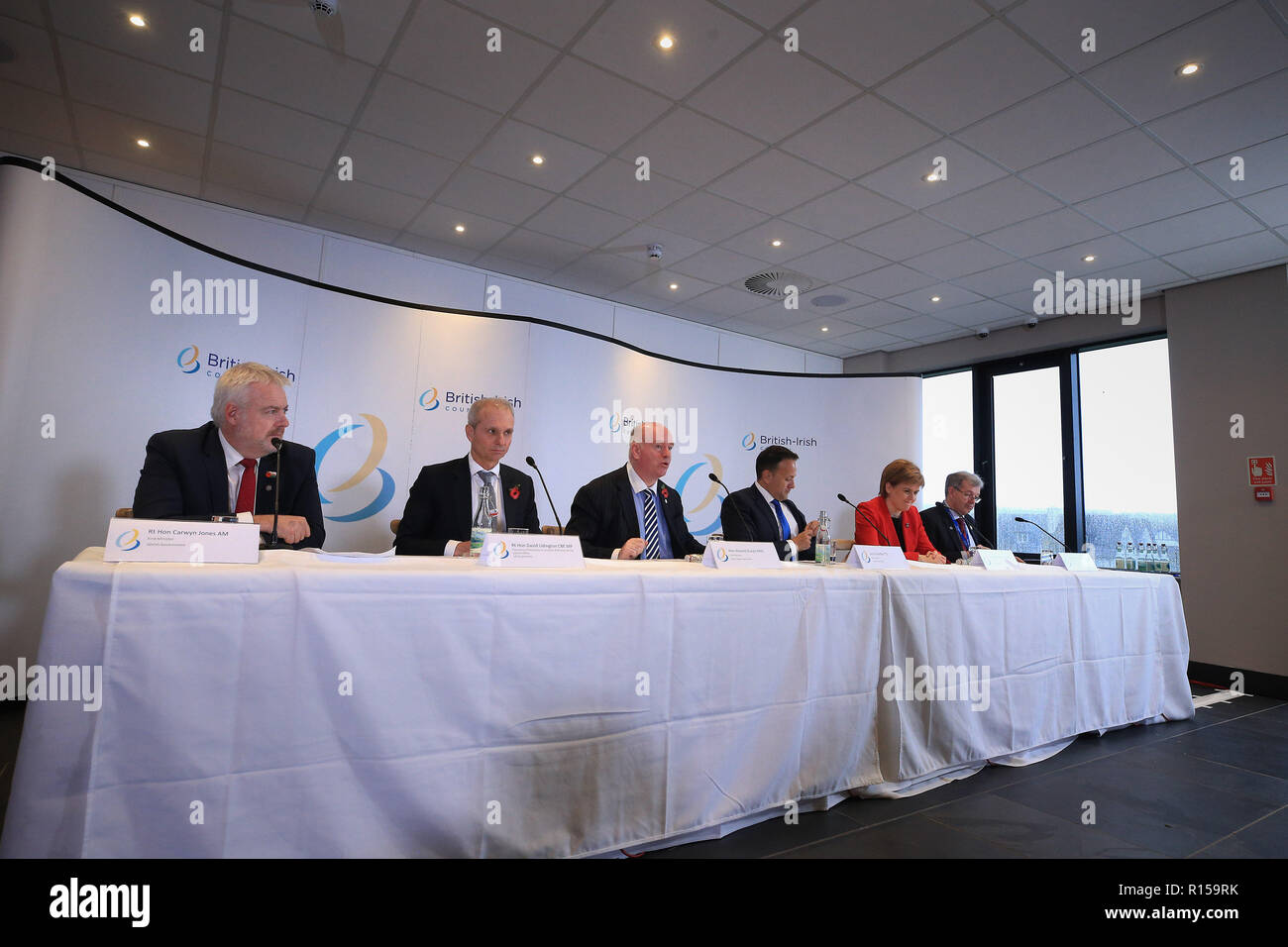 (De gauche à droite) Premier ministre du Pays de Galles Carwyn Jones, Cabinet Office du Royaume-Uni, M. David Lidington, Ministre en chef de l'île de Man Howard Quayle, Taoiseach Leo Varadkar, Premier Ministre de l'Écosse Nicola Sturgeon et ministre principal de Jersey John Le Fondre à la British Irish Council's 31e réunion au sommet à l'hôtel Comis sur l'île de Man. Banque D'Images