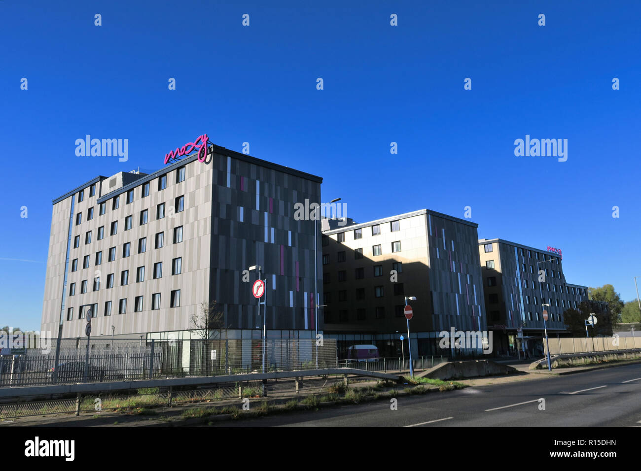 Hôtel Moxy, Cranford, London, UK Banque D'Images Hôtel Moxy, Cranford, London, UK Banque D'Images