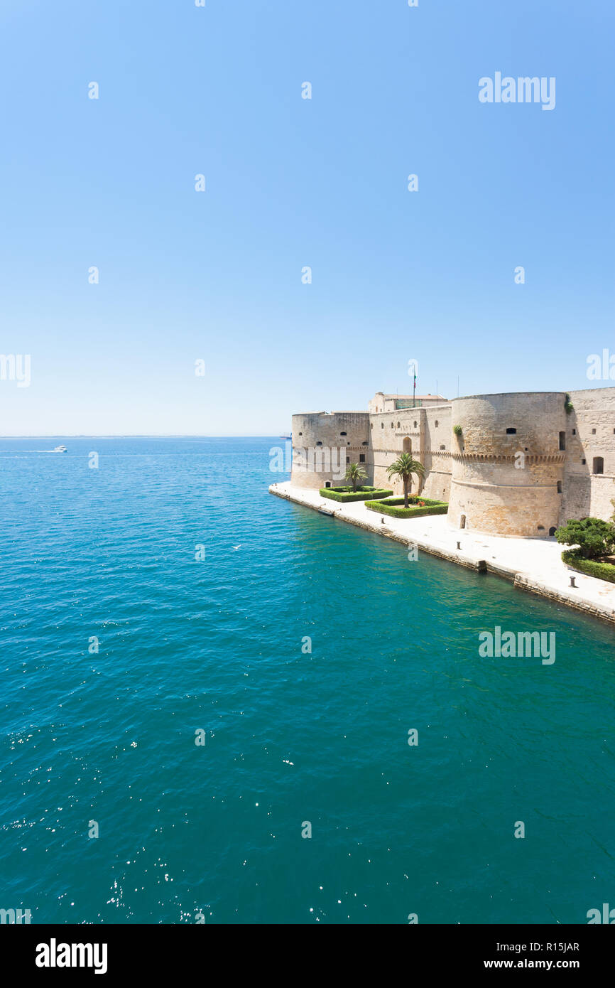 Tarente, Pouilles, Italie - l'ancienne place forte sur le littoral de Taranto Banque D'Images Tarente, Pouilles, Italie - l'ancienne place forte sur le littoral de Taranto Banque D'Images