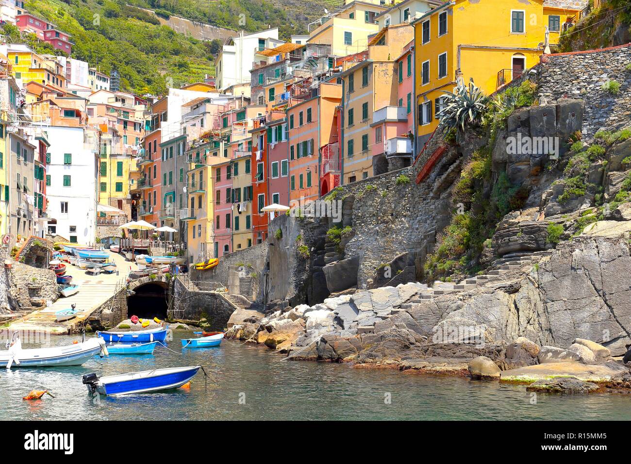 Vue sur village région des Cinque Terre Riomaggiore Banque D'Images