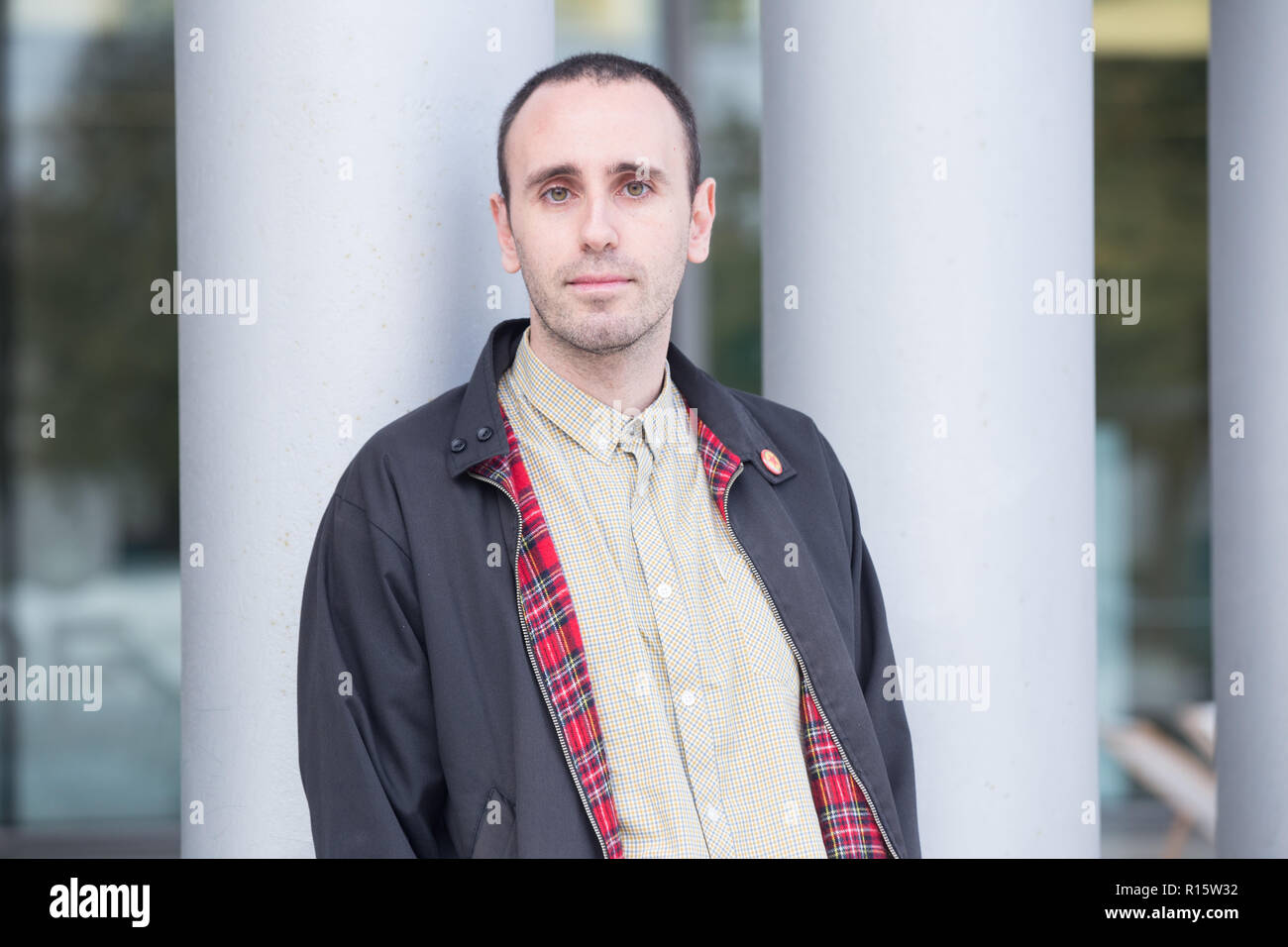 Roma, Italie. 09Th Nov, 2018. Le dessinateur italien Zerocalcare, pseudonyme de Michele Rech Inauguration de l'exposition 'Zerocalcare Scavare Fossati · Nutrire Coccodrilli" au Maxxi de Rome Crédit : Matteo Nardone/Pacific Press/Alamy Live News Banque D'Images