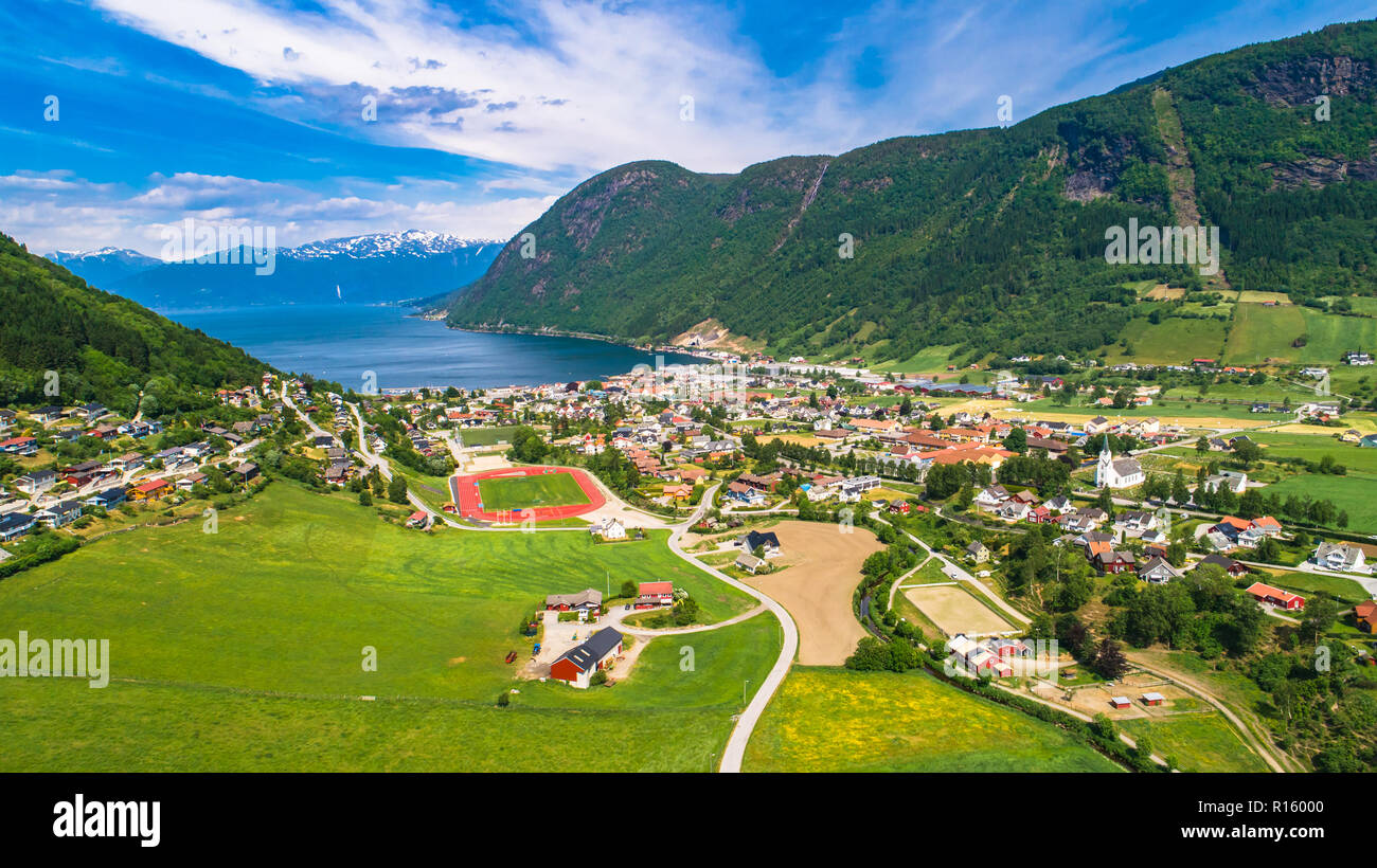 Vikoyri. Centre administratif de la municipalité de Vik dans le comté de Sogn og Fjordane, en Norvège. Banque D'Images