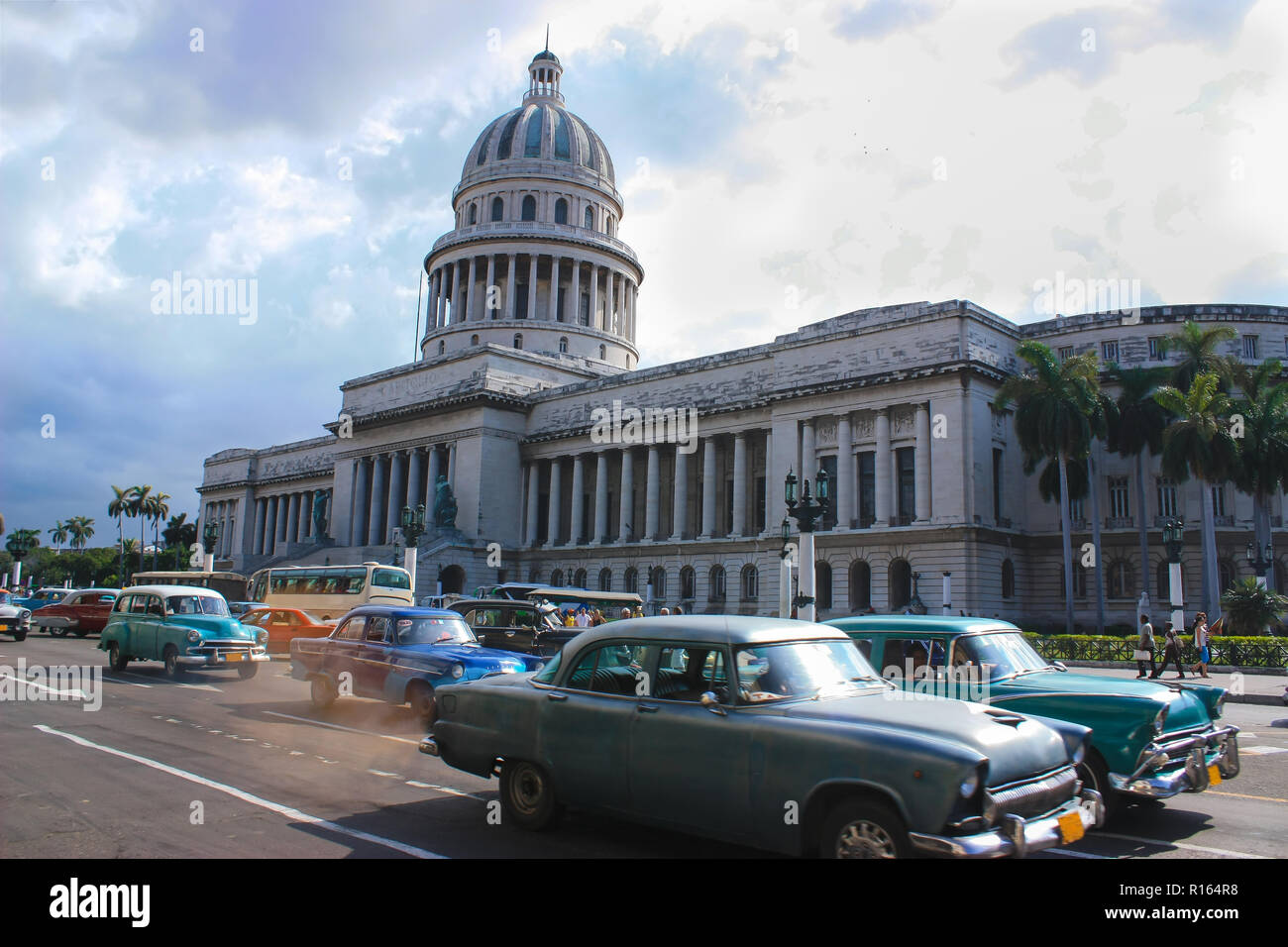 07/07/2015, La Havane, Cuba : l'une des rares fois voyages on peut encore faire sur la planète. Rue animée de Cuba semble comme les années 60 Banque D'Images