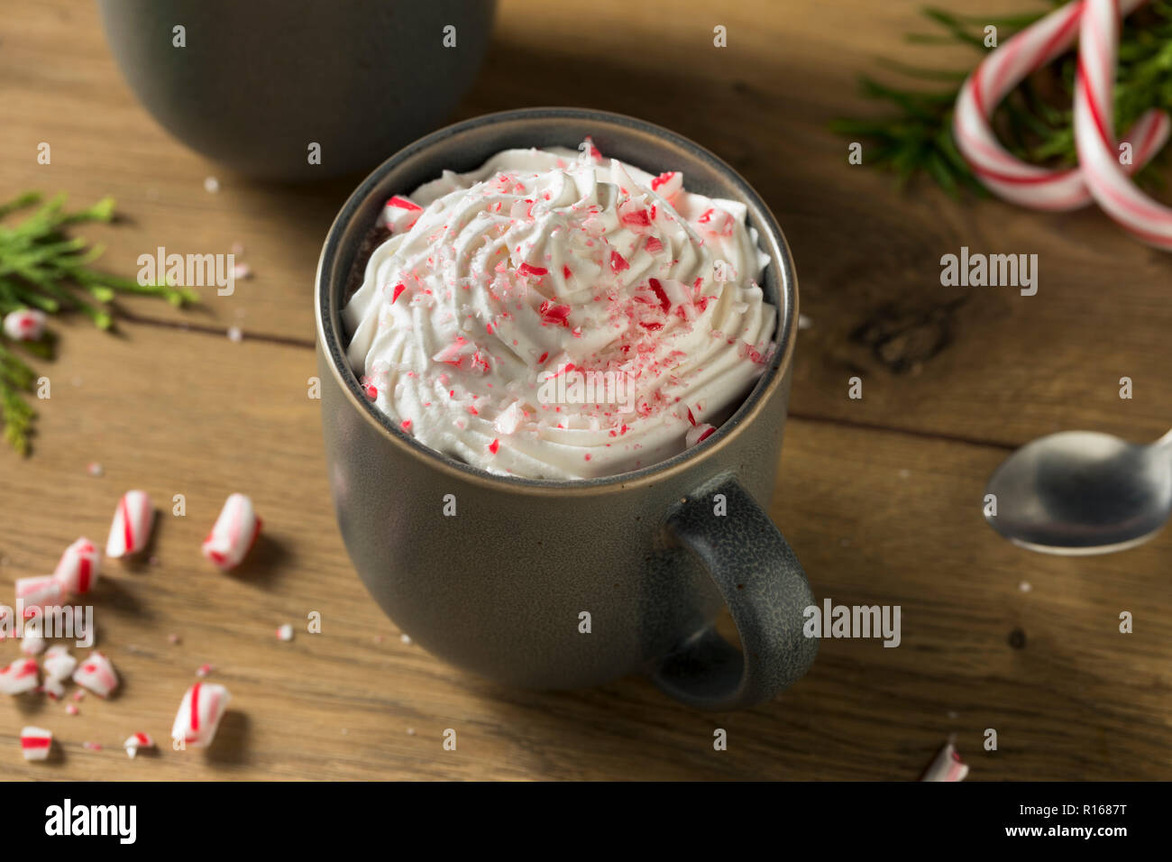 Menthe douce Moka café chaud avec de la crème fouettée Banque D'Images