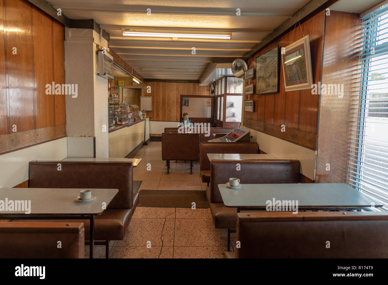 Gare Cafe à Treorchy avec intérieur d'origine des années 60, et le design. Banque D'Images