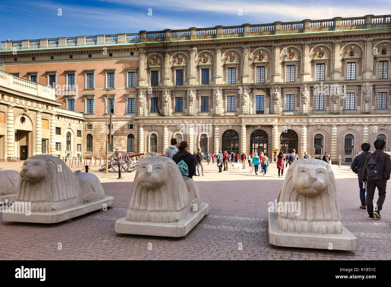 16 Septembre 2018 : Stockholm, Suède - bornes de béton sculpté au Palais Royal de Stockholm, Suède. Banque D'Images