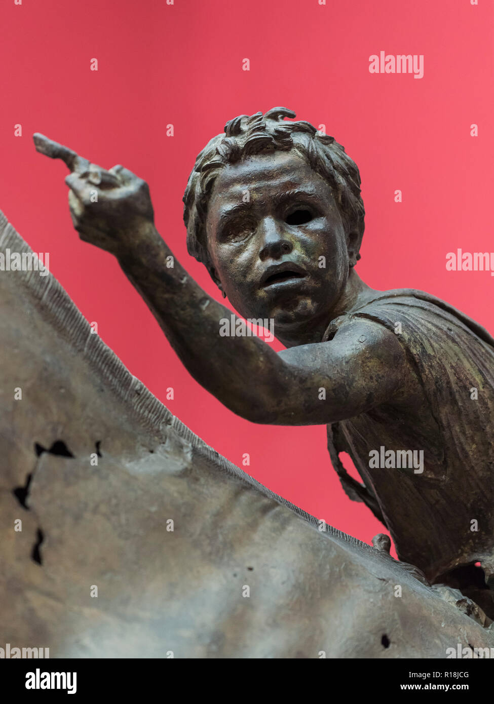 Athènes. La Grèce. L'Artemision Jockey, statue en bronze d'un cheval et le jeune jockey, du ca. 140 av. J.-C. Musée National Archéologique d'Athènes. La st Banque D'Images