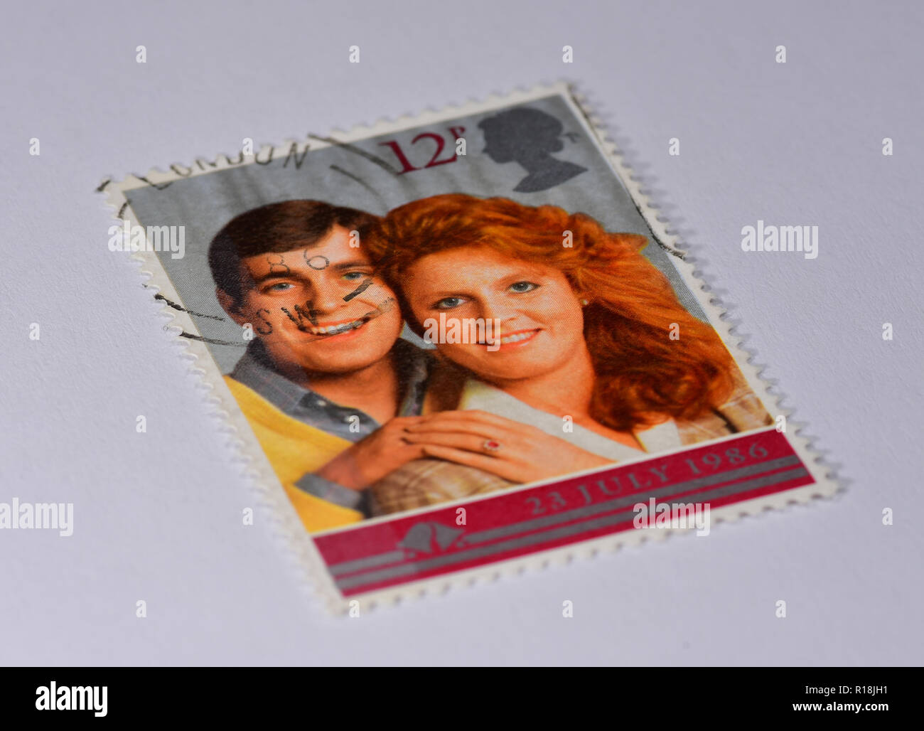 Le prince Andrew et Sarah Ferguson Mariage Royal 1986 British Royal Stamps Banque D'Images
