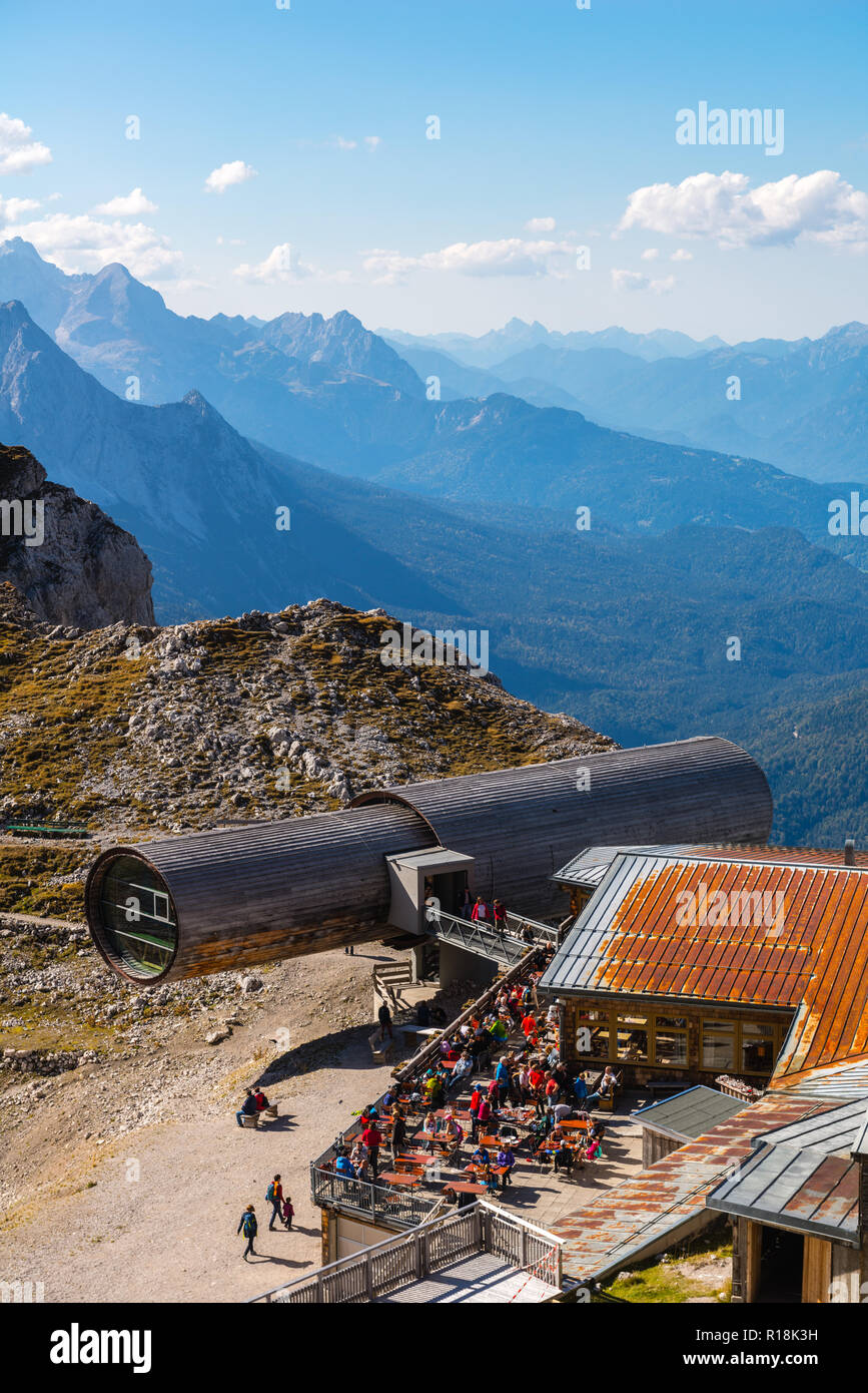 Panoramaweg Passamani Passamani ou sentier de randonnée, Karwendelbahn, Mittenwald, Karwendelgebirge ou montagnes du Karwendel, les Alpes, Bavière, Allemagne Banque D'Images
