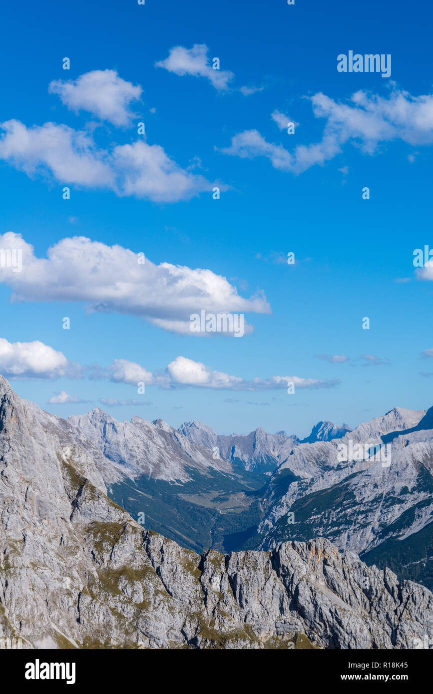 Panoramaweg Passamani Passamani ou sentier de randonnée, Karwendelbahn, Mittenwald, Karwendelgebirge ou montagnes du Karwendel, les Alpes, Bavière, Allemagne Banque D'Images