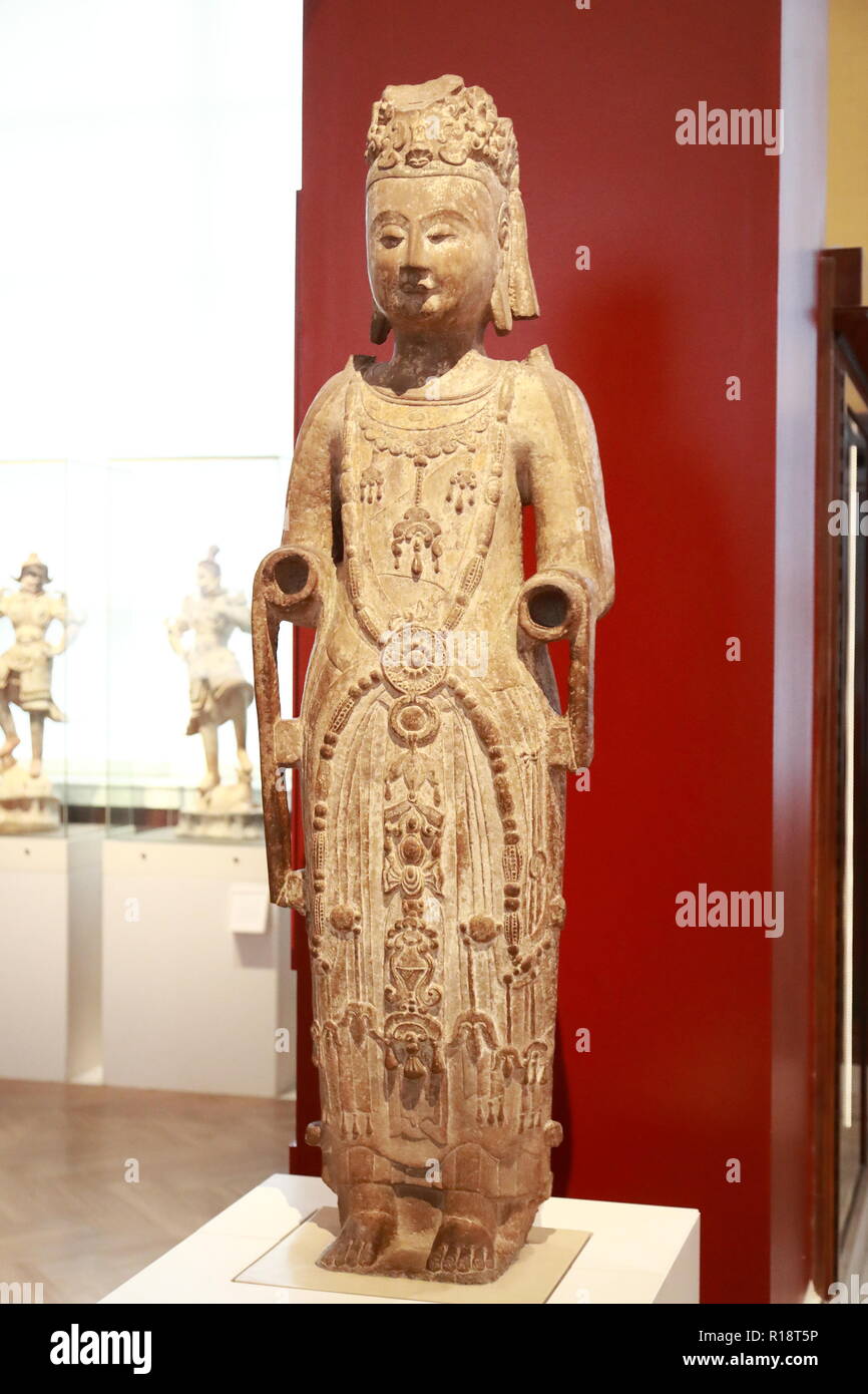 La figure de grès de Bodhisattva Avalokitesvara au British Museum, London, UK Banque D'Images