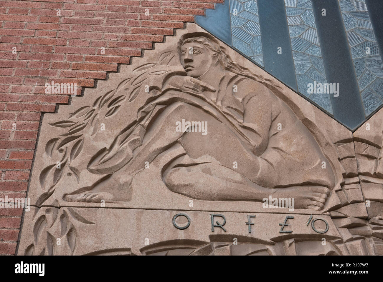Sculptures sur pierre des chiffres sur le mur extérieur de la Palau de la Musica, Barcelone, Espagne Banque D'Images