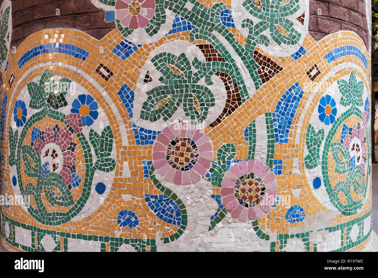 La billetterie du Palau de la Musica décoré de mosaïque colorée design, Barcelone, Espagne Banque D'Images