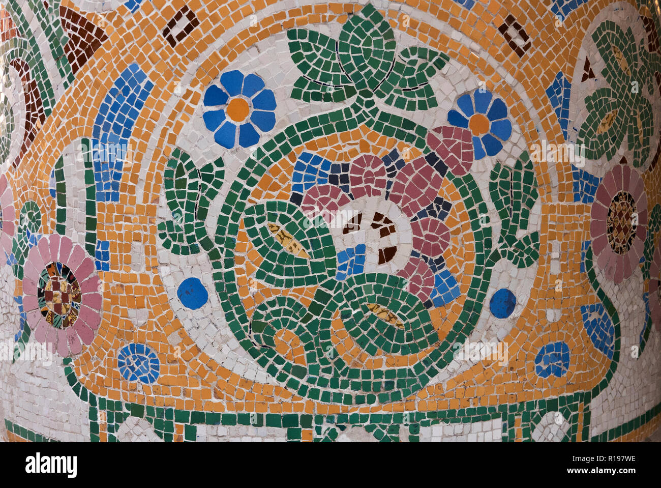 La billetterie du Palau de la Musica décoré de mosaïque colorée design, Barcelone, Espagne Banque D'Images