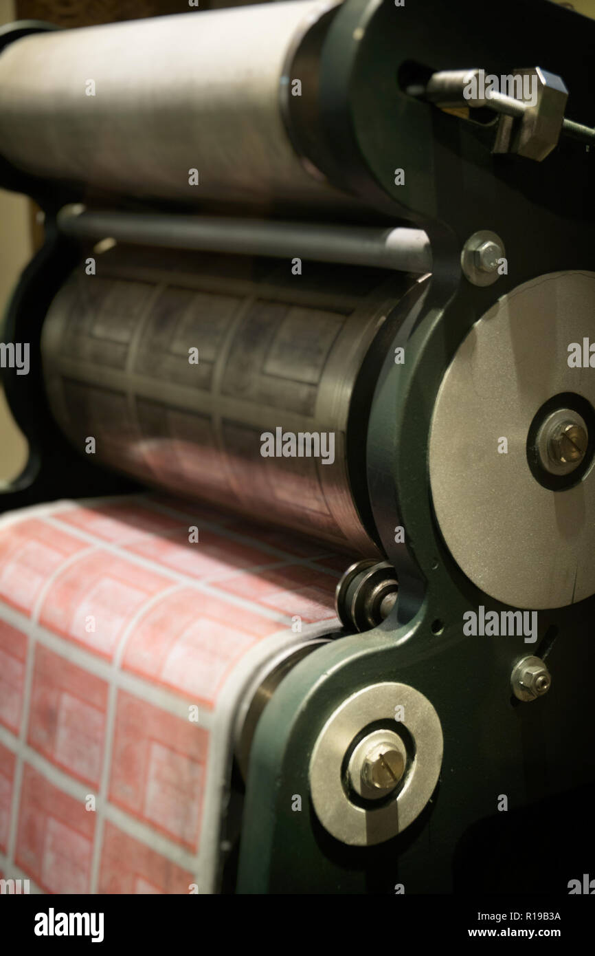 Money printing machine Banque de photographies et d'images à haute  résolution - Alamy