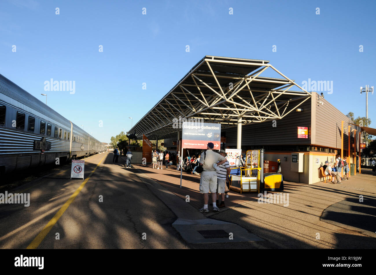 Le train Ghan à la gare d'Alice Springs dans le territoire du Nord de l'Australie. Banque D'Images