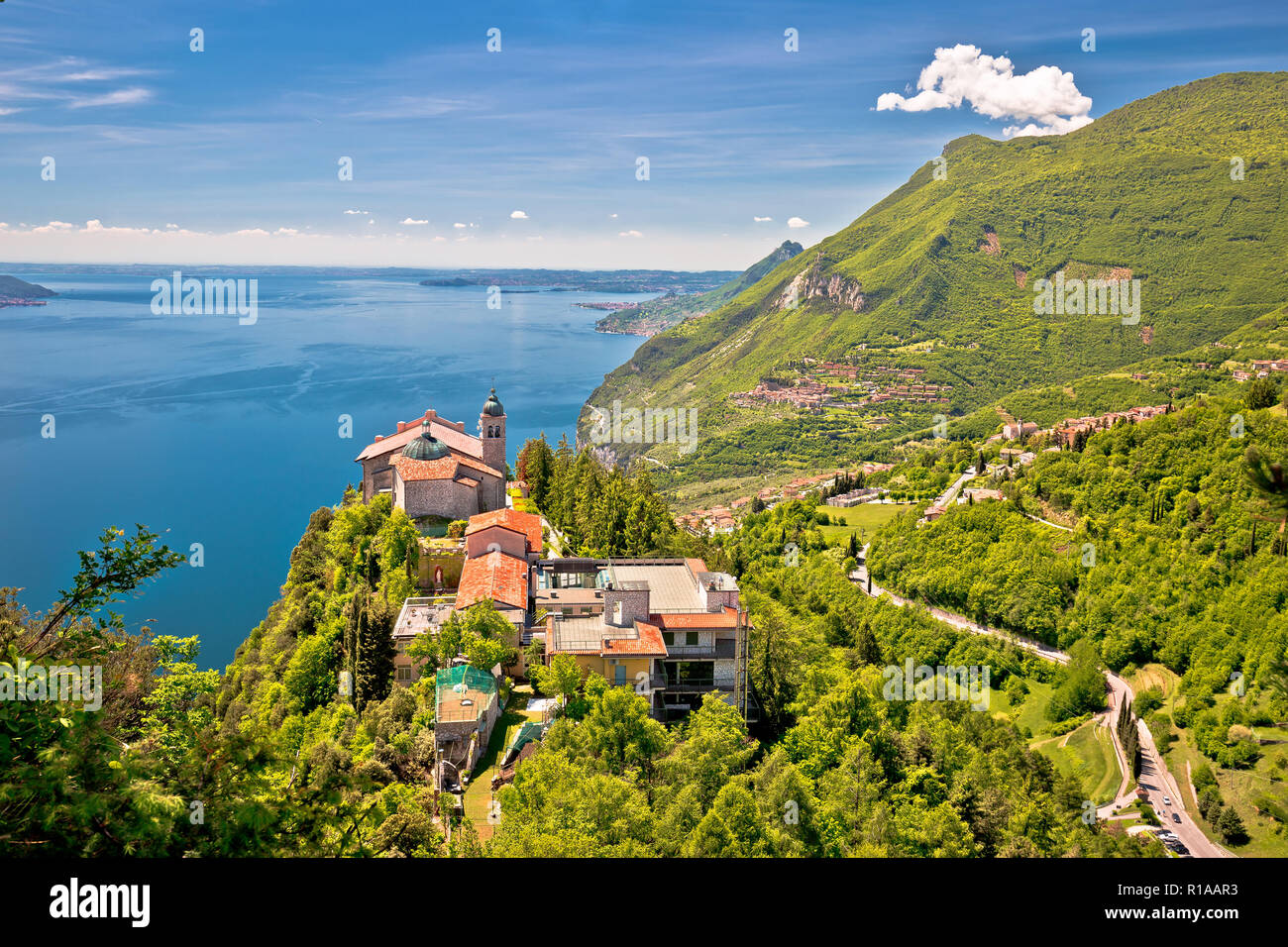 Lac De Garde Vue Aérienne Banque d'image et photos - Alamy