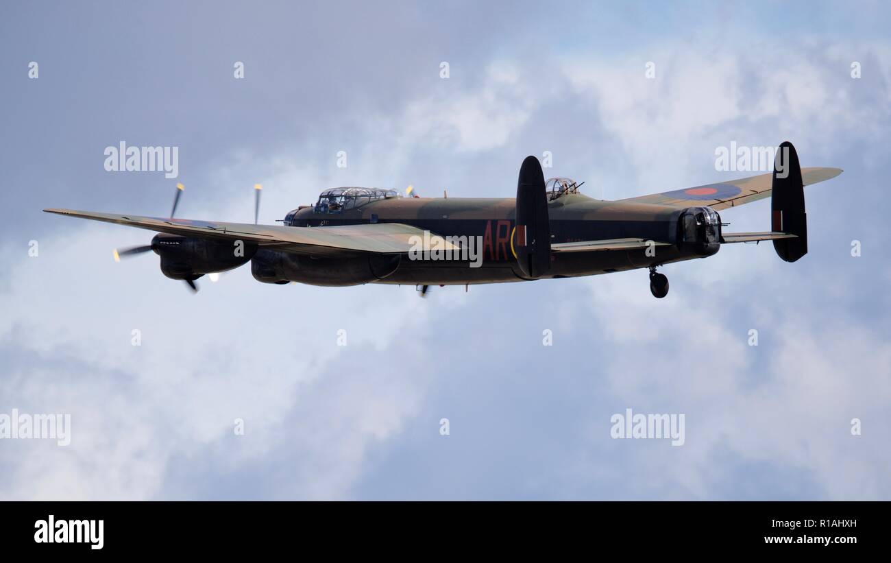 Avro Lancaster BBMF (PA474) volant à l'Imperial War Museum Battle of Britain bourget sur le 23 septembre 2018 Banque D'Images