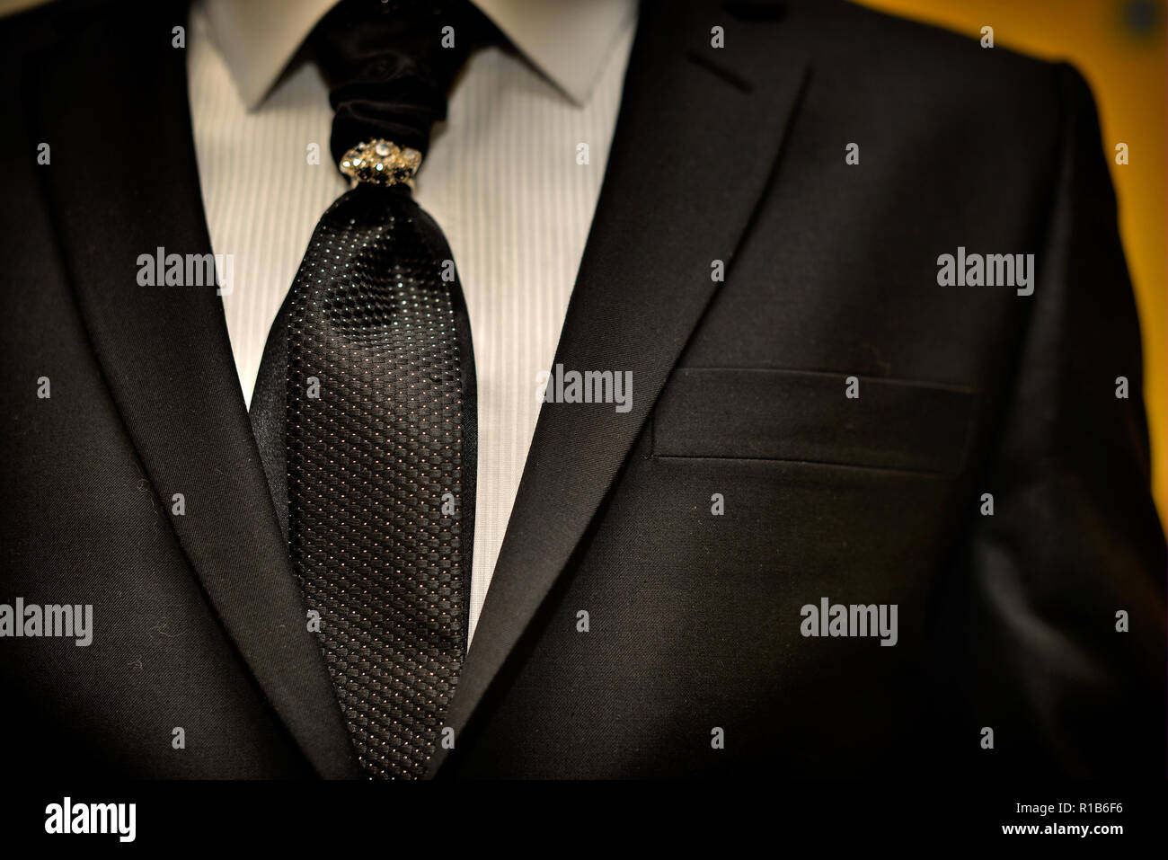 Cher costume. Cravate classique et cravate de luxe Photo Stock - Alamy