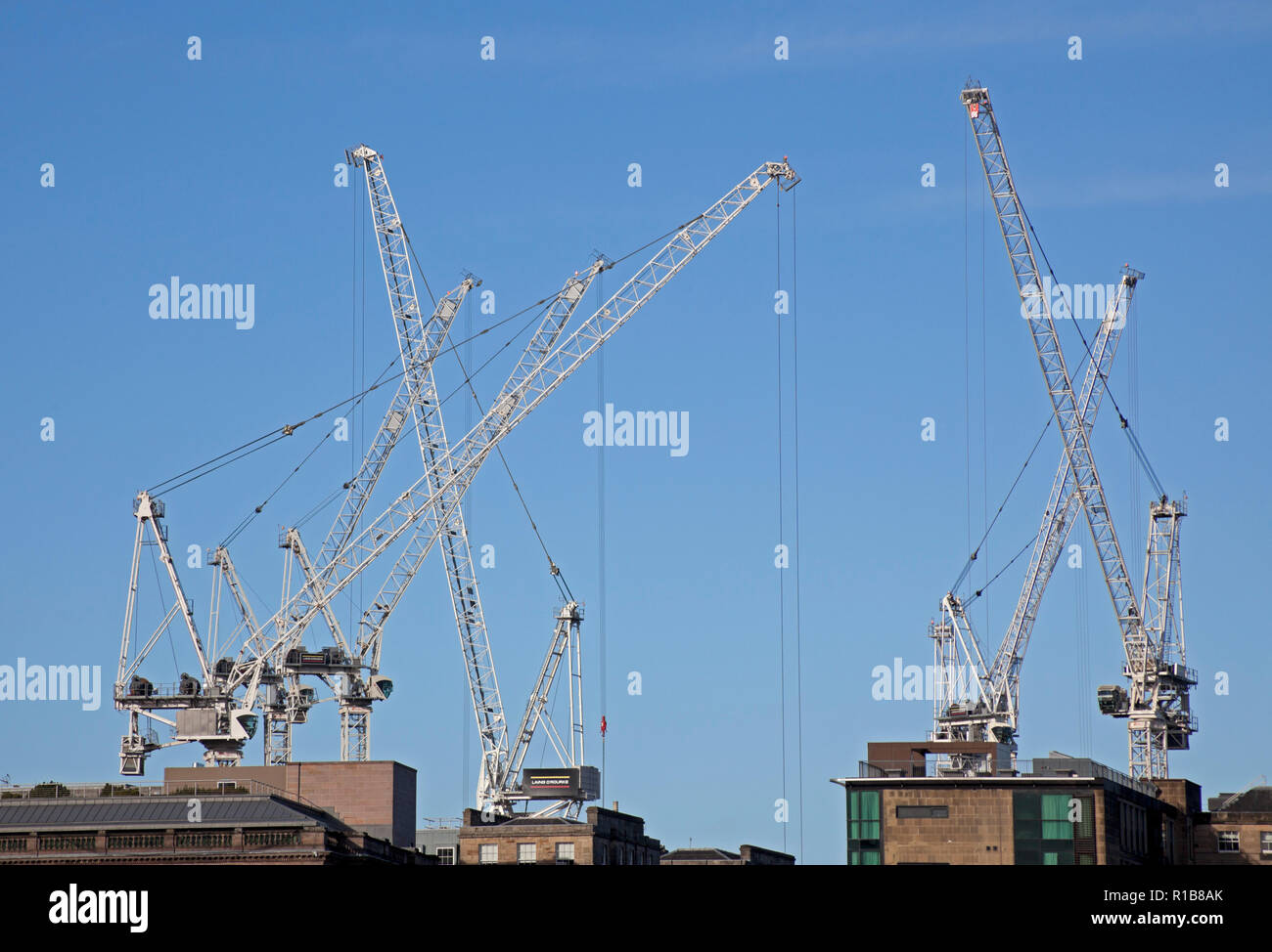 Les grues de construction, centre-ville 2018, Édimbourg, Écosse, Royaume-Uni Banque D'Images