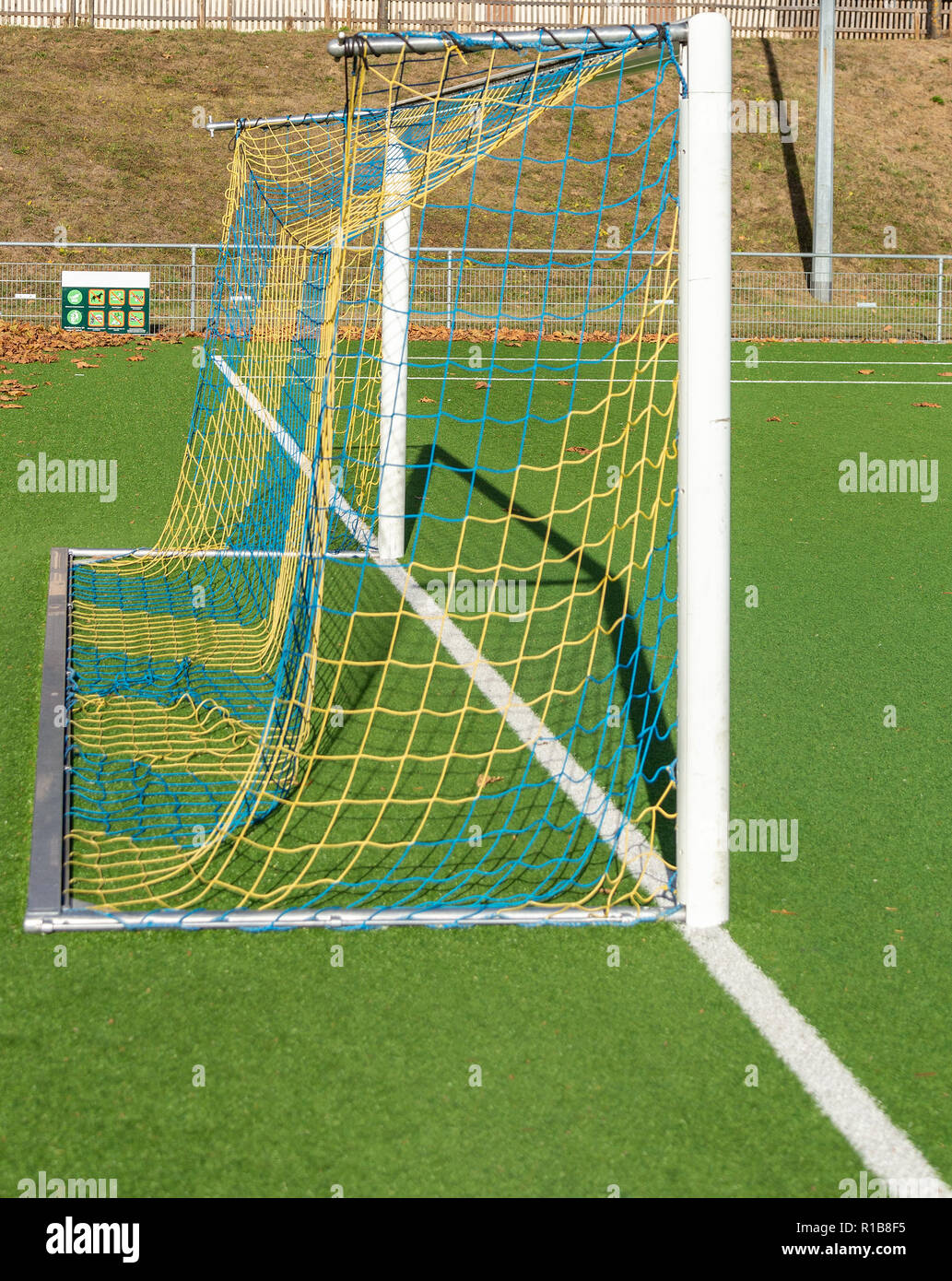 Gros plan du terrain de soccer football. Lignes blanches Banque D'Images