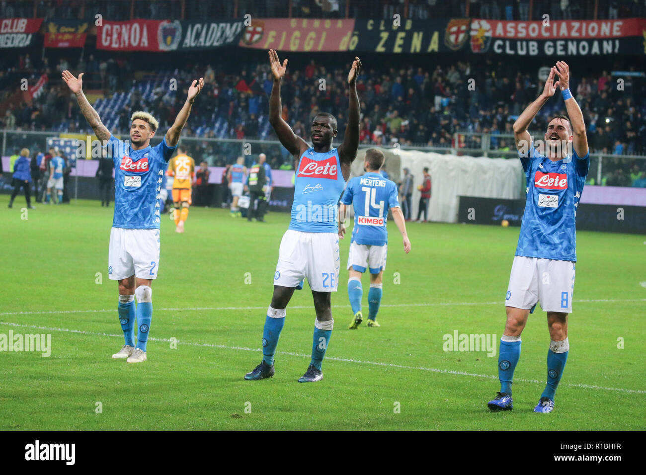 Genova, Liguria, Italie, le 10 novembre, 2018. Match de football Gênes - Naples à Luigi Ferraris dans photo ssc napoli remercie ses supporters qui sont venus à Gênes de fois Crédit : Antonio Balasco/Alamy Live News Banque D'Images