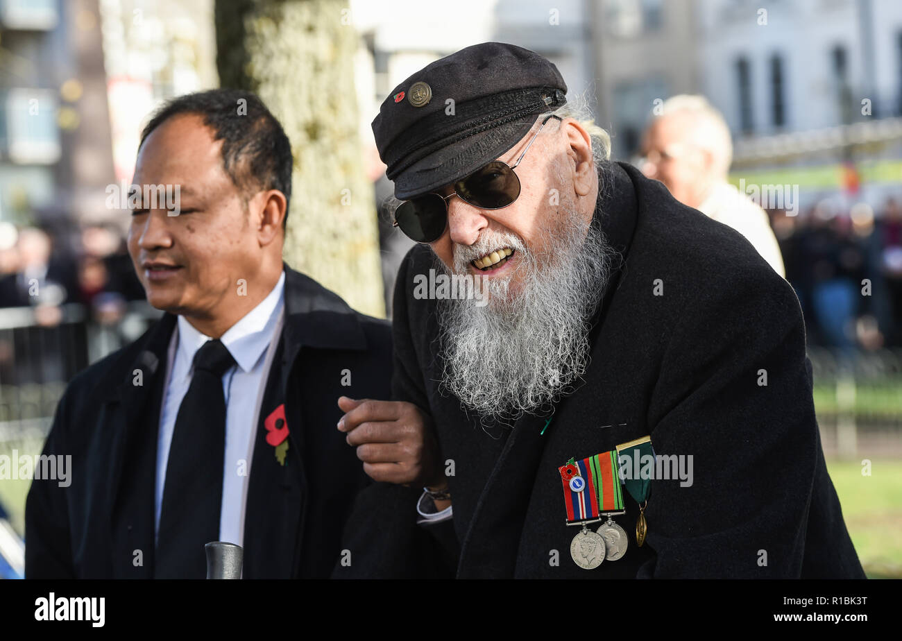 Brighton UK 11 novembre 2018 - 95 ans George Montague à l'acte de commémoration publique tenue à Brighton War Memorial . Il est aujourd'hui les 100 ans de la fin de la Première Guerre mondiale le 11 novembre 1918 . Photographie prise par Simon Dack Crédit : Simon Dack/Alamy Live News Banque D'Images