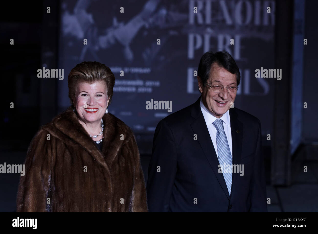 Paris, France. 10 Nov, 2018. Arrivée du Président chypriote Nicos Anastasiades et sa femme Moustakoudes , pour le dîner en présence des chefs d'état, le gouvernement et les dirigeants de l'organisation internationale lors de la commémoration du centenaire de l'armistice de 1918 au Musée d'Orsay à Paris le 10 novembre 2018 à Paris, France. Credit : Bernard Menigault/Alamy Live News Banque D'Images