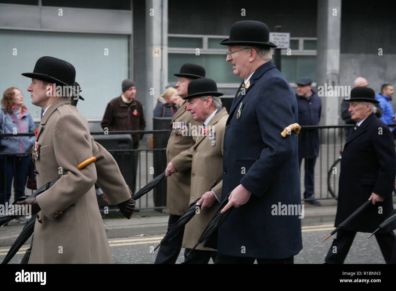 Newcastle, Royaume-Uni. 11Th Nov, 2018. Le jour de l'Armistice - Anciens combattants, militaires, Bande de Régiment Royal Fusiliers, Maire de Newcastle en partie Dimanche du souvenir Parade & dépôt de gerbe au Monument commémoratif de guerre & Réponse vieux Eldon Square, Newcastle upon Tyne. David Whinham/Alamy Live News Credit Banque D'Images