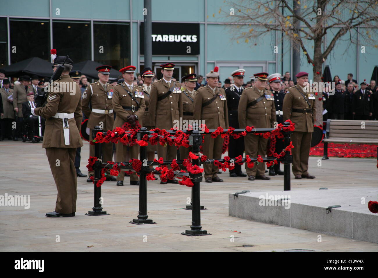 Newcastle, Royaume-Uni. 11Th Nov, 2018. Le jour de l'Armistice - Anciens combattants, militaires, Bande de Régiment Royal Fusiliers, Maire de Newcastle en partie Dimanche du souvenir Parade & dépôt de gerbe au Monument commémoratif de guerre & Réponse vieux Eldon Square, Newcastle upon Tyne. Crédit : David Whinham/Alamy Live News Banque D'Images