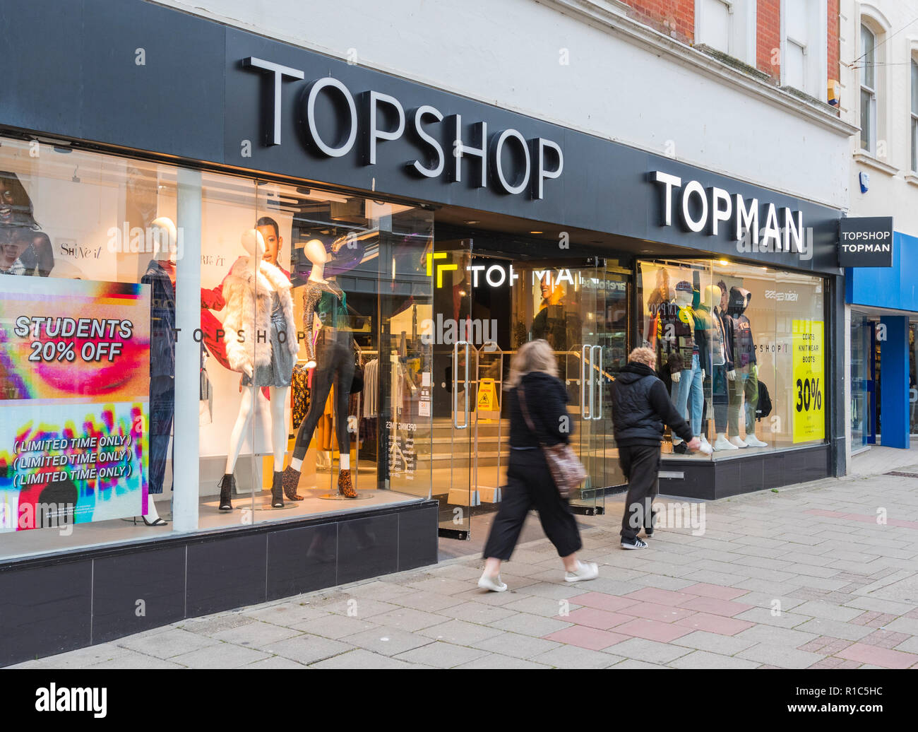 Vêtements Topman Topshop store porte d'entrée à Worthing, West Sussex, Angleterre, Royaume-Uni. Banque D'Images