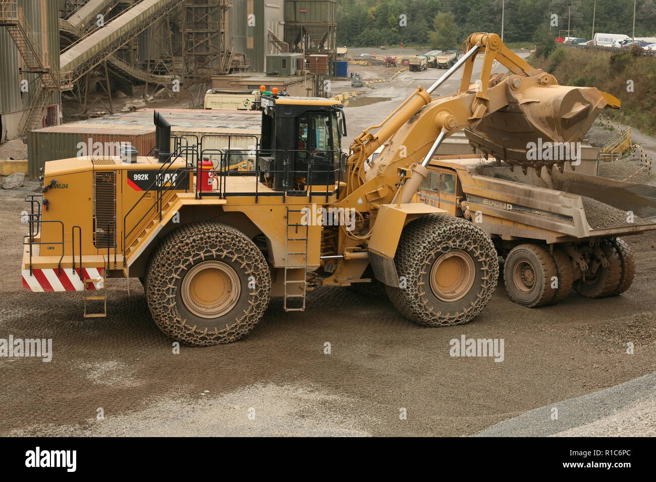 Un chargement sur roues Caterpillar pelle travaillant dans une carrière dans le Leicestershire Banque D'Images