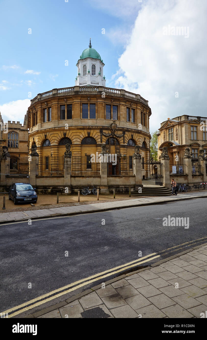 OXFORD, ANGLETERRE - 15 MAI 2009 : le Sheldonian Theatre, vue de la rue Broad. L'Université d'Oxford, Oxford, Angleterre Banque D'Images