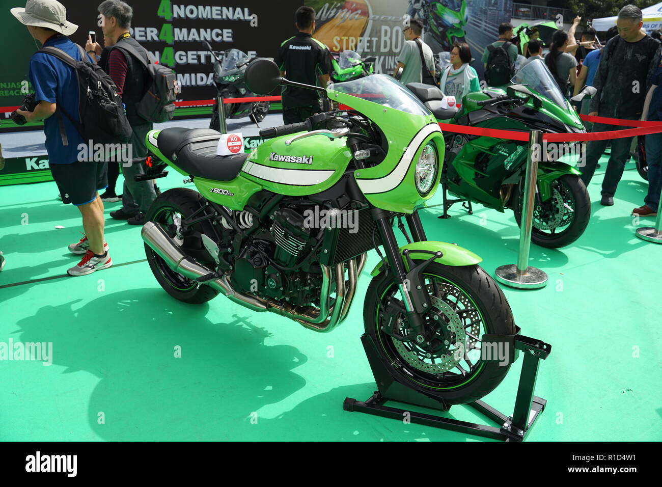 Une Moto Kawasaki Z900R 'Affichage' dans Motorcycle Show 2018 à Central,  Hong Kong. Le bricolage "SHOW' dans le centre de HONG KONG a lieu chaque  année en octobre ou novembre. Il s'agit